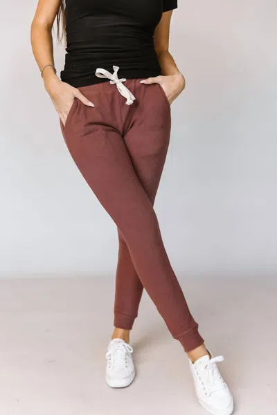 Ampersand Ave Performance Fleece Joggers In Mahogany In Burgundy