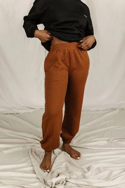 Ampersand Ave Quilted Jogger Pants In Copper In Brown