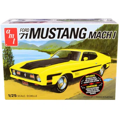 AMT 1-18 SCALE SKILL 2 MODEL KIT - 1971 FORD MUSTANG MACH MODEL CAR