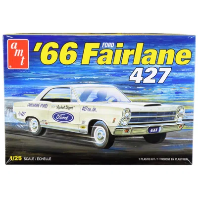 AMT 1-25 SCALE SKILL 2 MODEL KIT - 1966 FORD FAIRLANE MODEL CAR