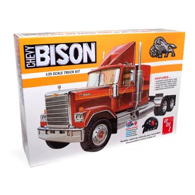 Amt 1-25 Scale Skill 3 Chevrolet Bison Tractor Model Truck In Red