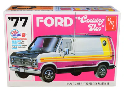 AMT SKILL 2 MODEL KIT 1977 FORD "CRUISING VAN" 1/25 SCALE MODEL BY AMT