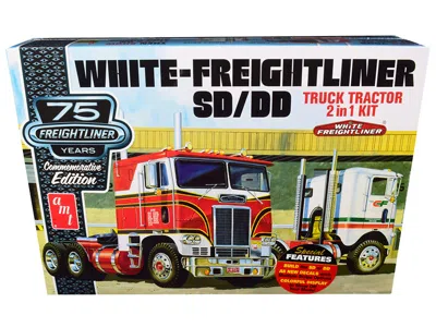 Amt Skill 3 Model Kit White Freightliner Sd/dd Truck Tractor 2-in-1 Kit With Display Base "75th Freightl In Red