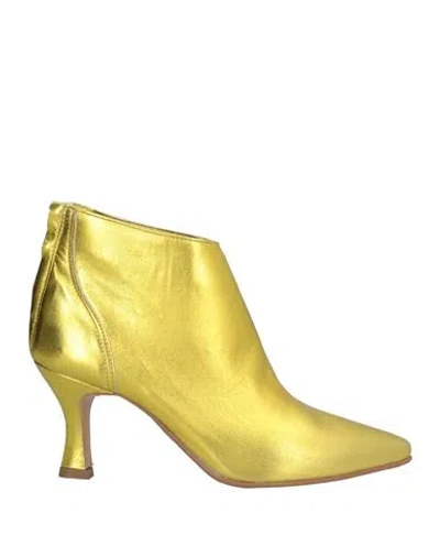 A.m.v. Love A. M.v. Love Woman Ankle Boots Gold Size 7 Soft Leather