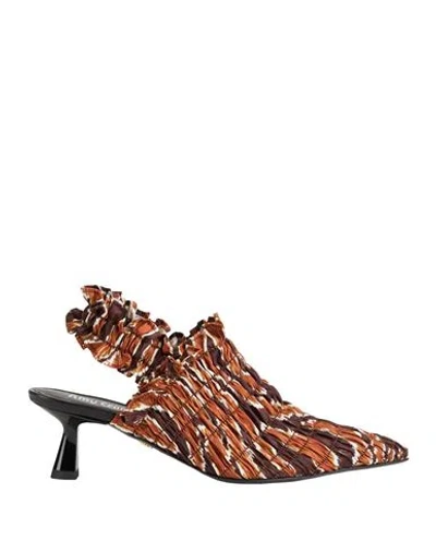 Amy Crookes Woman Pumps Brown Size 6 Textile Fibers