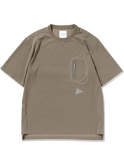 And Wander Chest Pocket -tshirt In 中性色