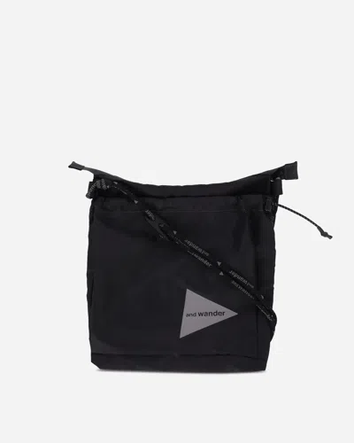 And Wander Crispy Rip Sacoche In Black