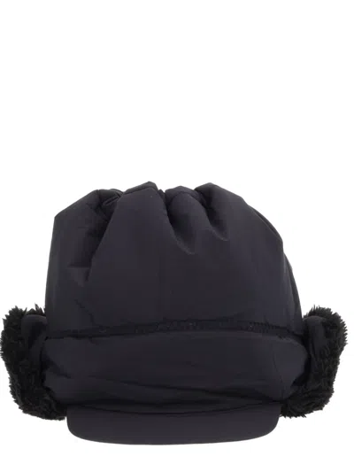 AND WANDER HAT WITH EARMUFFS