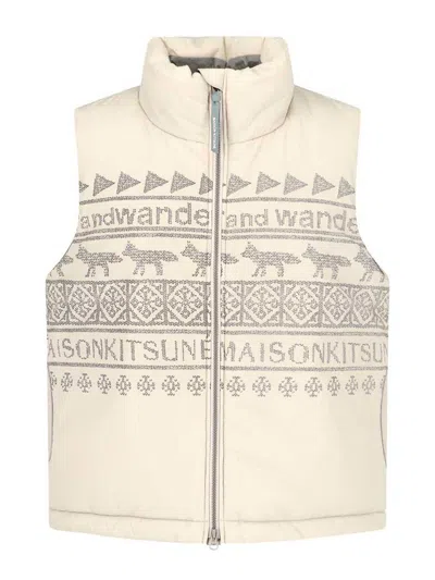 And Wander X Maison Kitsun Gilet Nordic Border In Beige