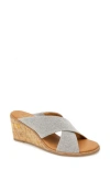 Andre Assous Bryana Wedge Sandal In Black/ Beige Linen