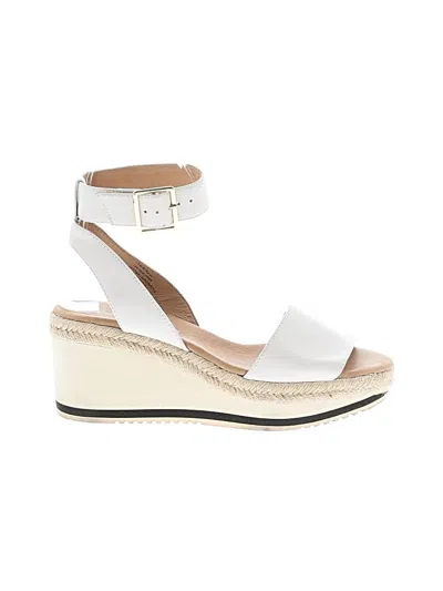 Pre-owned Andre Assous Wedges In White