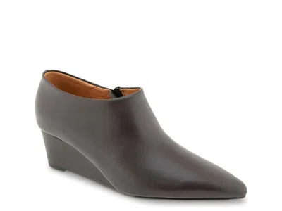 Andre Assous Wynda Wedge Bootie In Brown