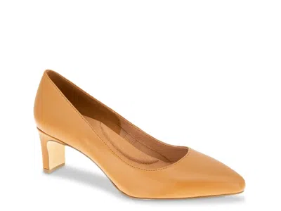 Andre Assous Wynne Pump In Brown