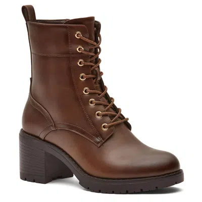 Andrea Derby Boots In Brown