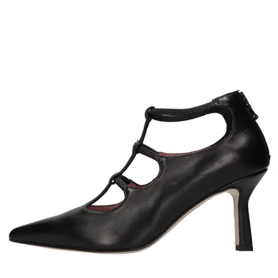 Andrea Pinto With Heel In Black