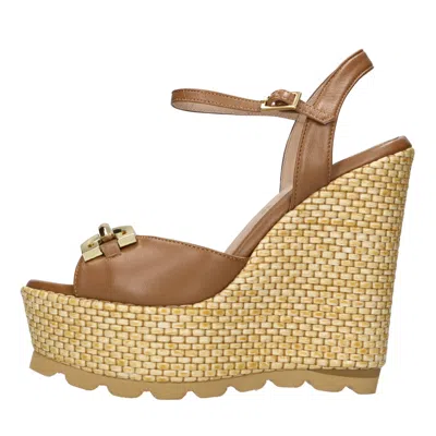Andrea Pinto With Heel In Multi