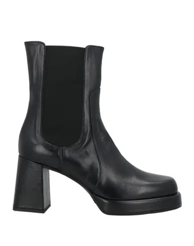 Andrea Pinto Woman Ankle Boots Black Size 6 Calfskin