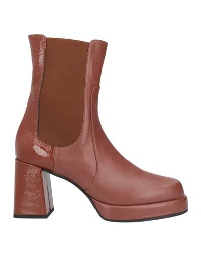Andrea Pinto Woman Ankle Boots Brown Size 8 Calfskin