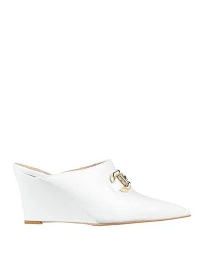 Andrea Pinto Woman Mules & Clogs White Size 9 Leather