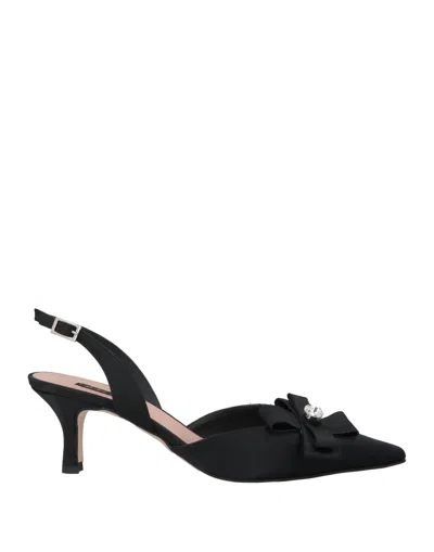 Andrea Pinto Pumps In Black