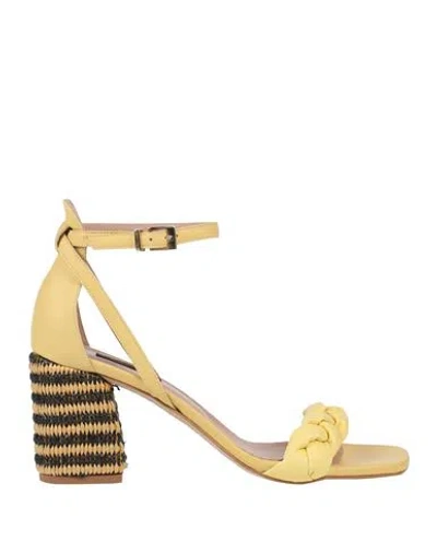 Andrea Pinto Woman Sandals Light Yellow Size 8 Leather