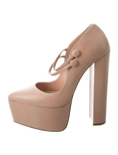 Pre-owned Andrea Wazen Leather Pumps In Neutral