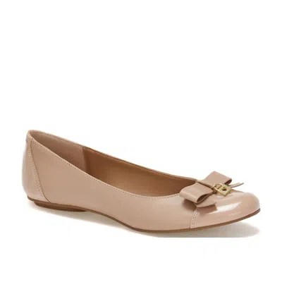 Andrea Women's Ballerinas With Bow And Golden Lock Charm Flats In Beige In Neutral