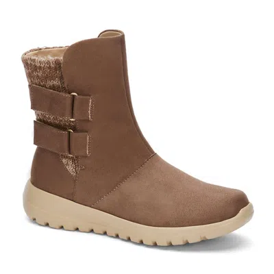 Andrea Women's Easy Adjust Winter Boots In Camel In Brown