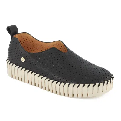Andrea Slip On Moccasins In Black