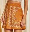 ANDREE BY UNIT ALEXANDRE VEGAN SUEDE SKIRT IN CAMEL