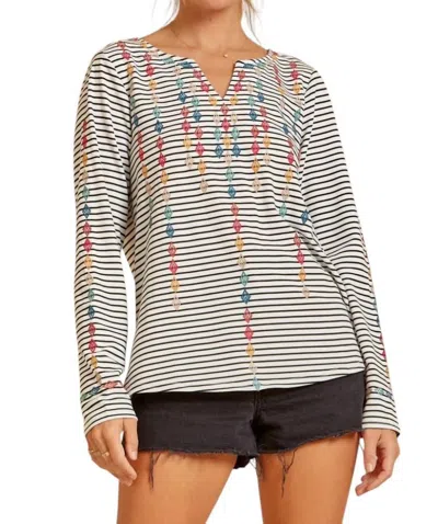 Andree By Unit Be Still My Heart Top In White/black In Multi