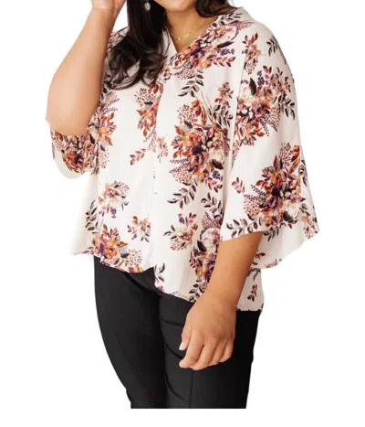 Andree By Unit Blooming Watercolor Top In Floral In White