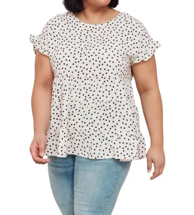 Andree By Unit Dreamy Look Top In White In Beige