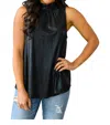 Andree By Unit Sleeveless Blouse In Black In Black