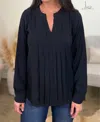 Andree By Unit The Monroe Top In Black In Black