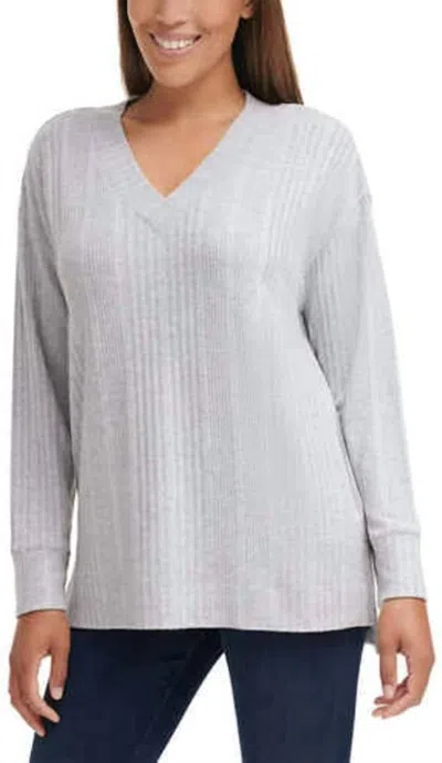 Andrew Marc Ribbed V-neck Top In Heather Gray