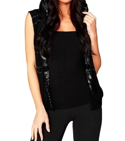 Angel Abstract Stitch Reversible Hooded Vest In Black/white In Multi