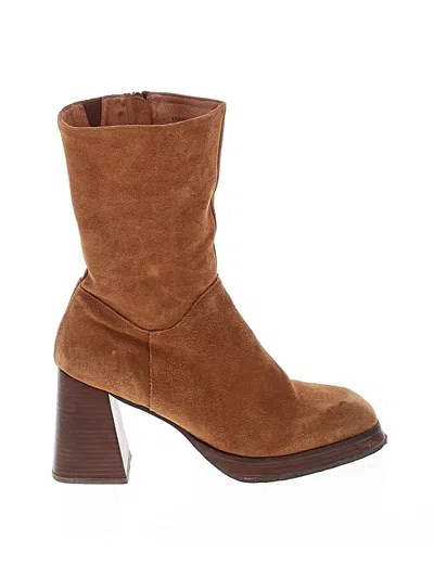 Pre-owned Angel Alarcon Boots In Brown