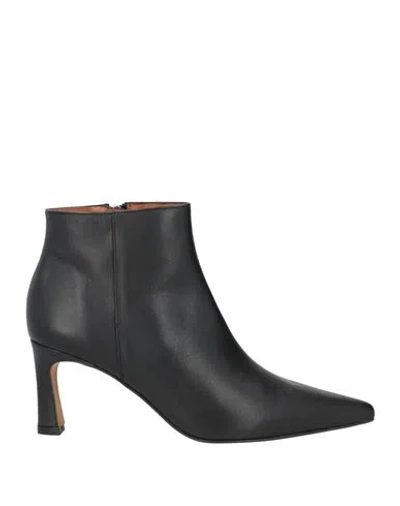 Angel Alarcon Ángel Alarcón Woman Ankle Boots Black Size 11 Leather