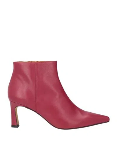 Angel Alarcon Ángel Alarcón Woman Ankle Boots Garnet Size 9 Leather In Pink