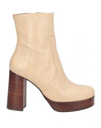 Angel Alarcon Ángel Alarcón Woman Ankle Boots Sand Size 8 Leather In Beige