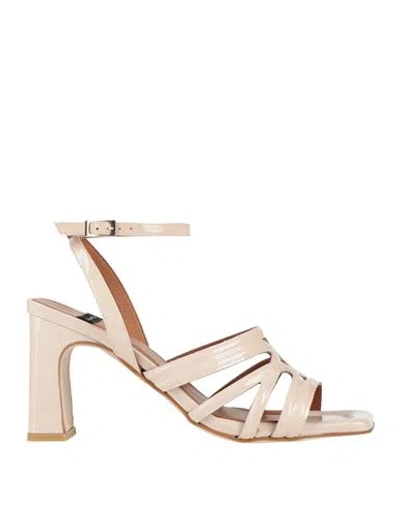 Angel Alarcon Ángel Alarcón Woman Sandals Beige Size 8 Leather In Neutral