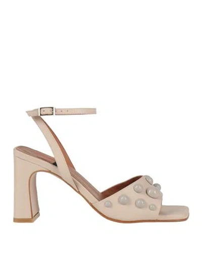 Angel Alarcon Ángel Alarcón Woman Sandals Blush Size 7 Leather In White