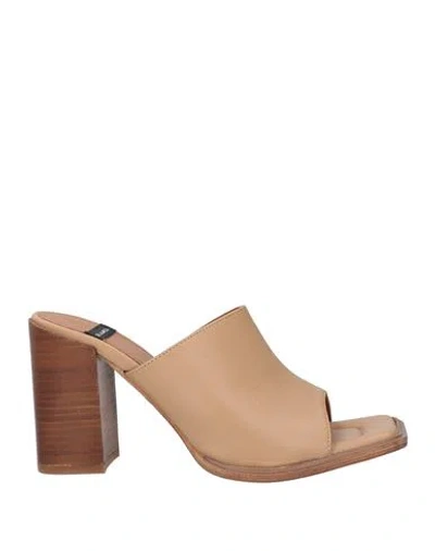 Angel Alarcon Ángel Alarcón Woman Sandals Light Brown Size 8 Leather In Beige