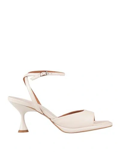 Angel Alarcon Ángel Alarcón Woman Sandals Off White Size 6 Leather