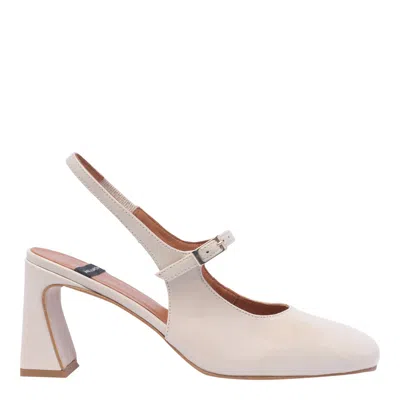 Angel Alarcon With Heel In Beige