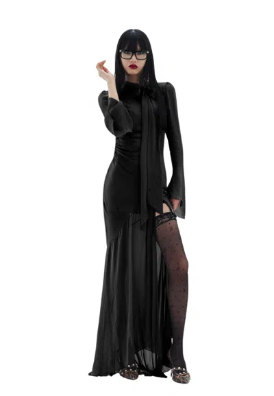 Aniye By Scarf Woman  Dress Up In Black