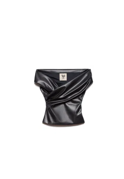 Aniye By Top Caly  A Boat In Black