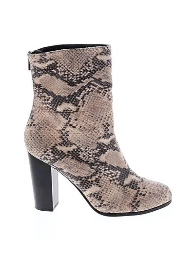Pre-owned A Nkle Boots In Gry
