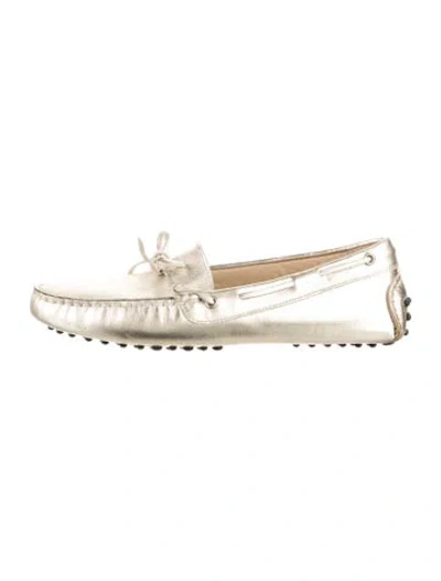 Pre-owned Ann Mashburn Leather Bow Accents Moccasins In Gold